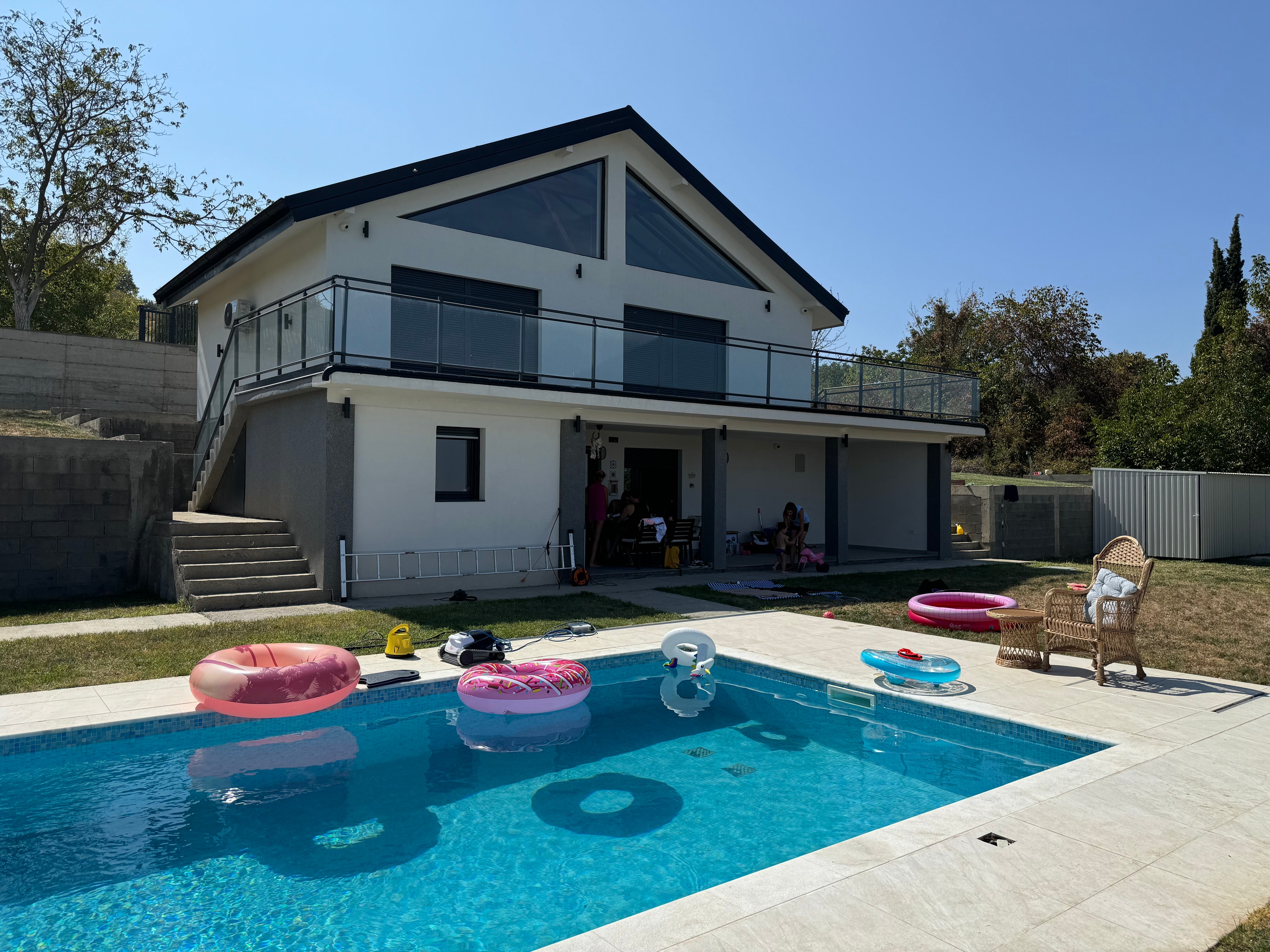 Slankymoon villa with pool